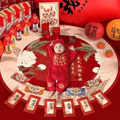 写真の道具感が百日の装飾ベッドの配置用品は家で満月の贈り物の赤ちゃんの儀式の竜の赤ちゃんの中国式です。
