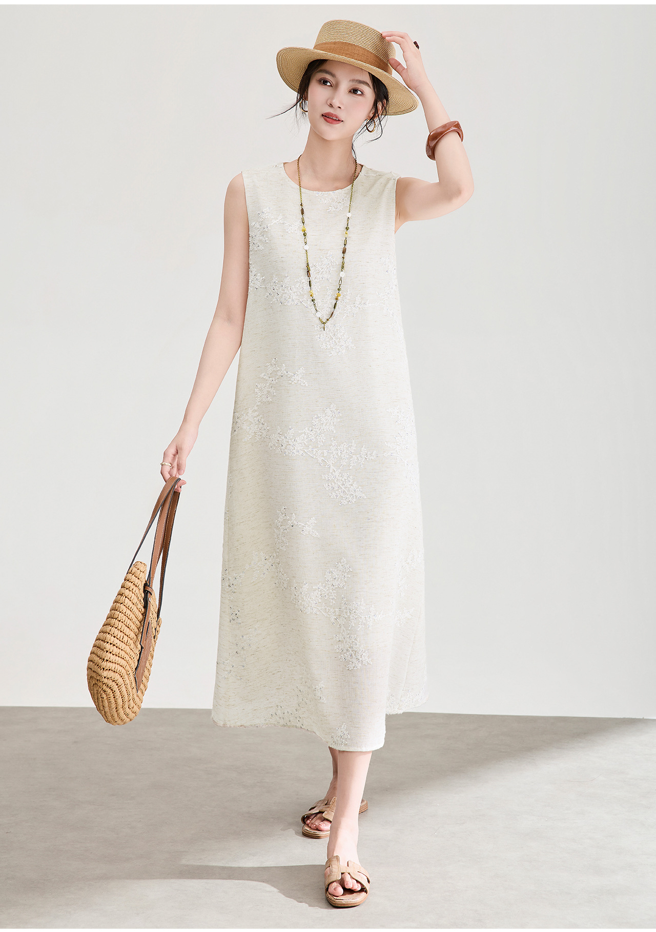 Đầm maxi nữ không tay thêu sequin hoa trắng phong cách nghỉ dưỡng — màu sắc chi tiết 4