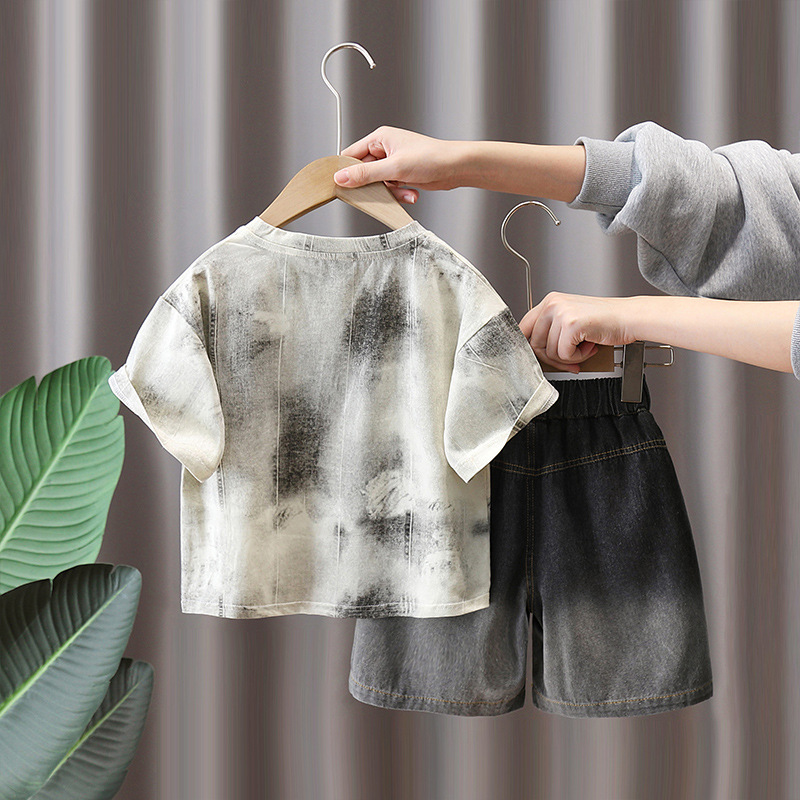 7226 Traje de verano para niños 2025 Nueva moda Ropa para niños Camiseta coreana de manga corta Traje de dos piezas de celebridades de Internet de verano