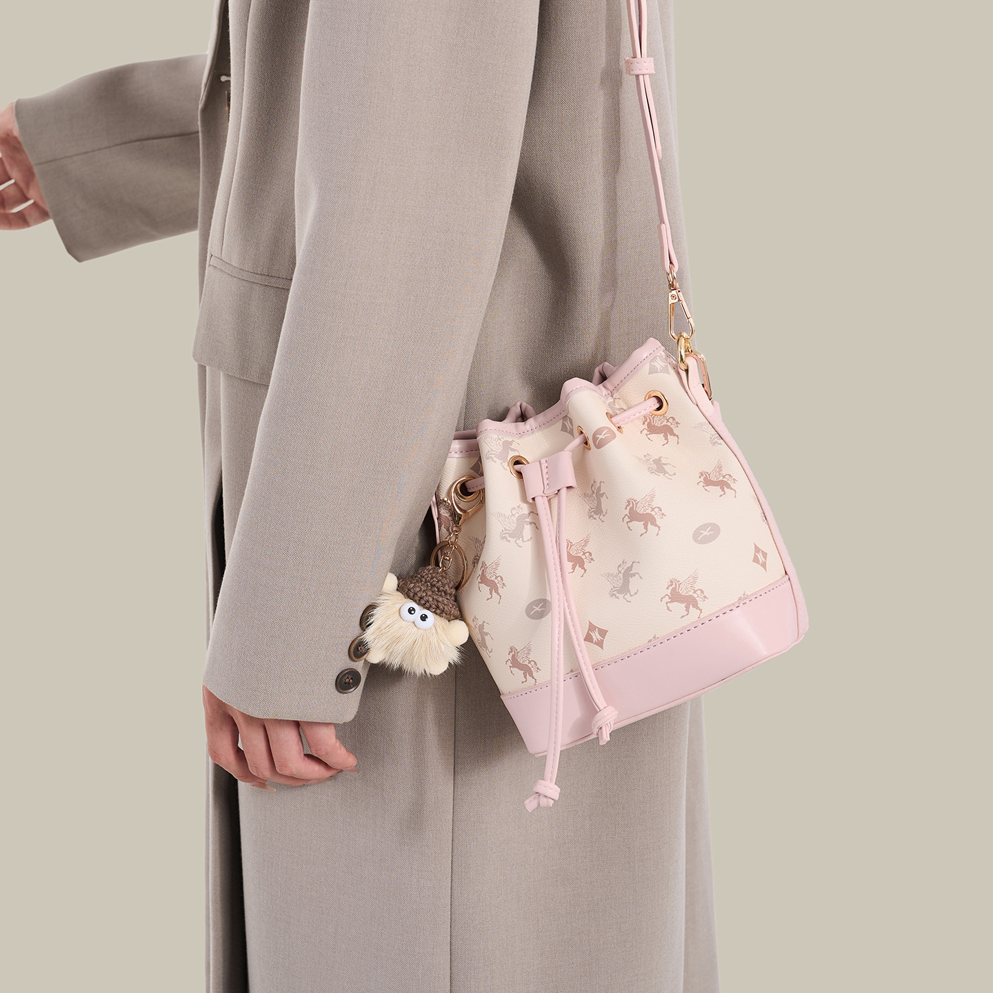 Women's Bags 2026 Autumn and Winter New Fashion Versatile Bucket Bag with a High-End Feel, Single Shoulder Crossbody Bag, Handbag
