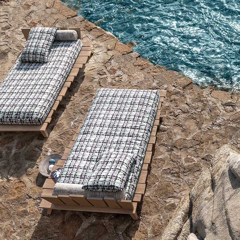 Outdoor solid wood reclining bed, villa courtyard garden homestay, outdoor anti-corrosion wooden lounge chair, hotel swimming pool, beach bed