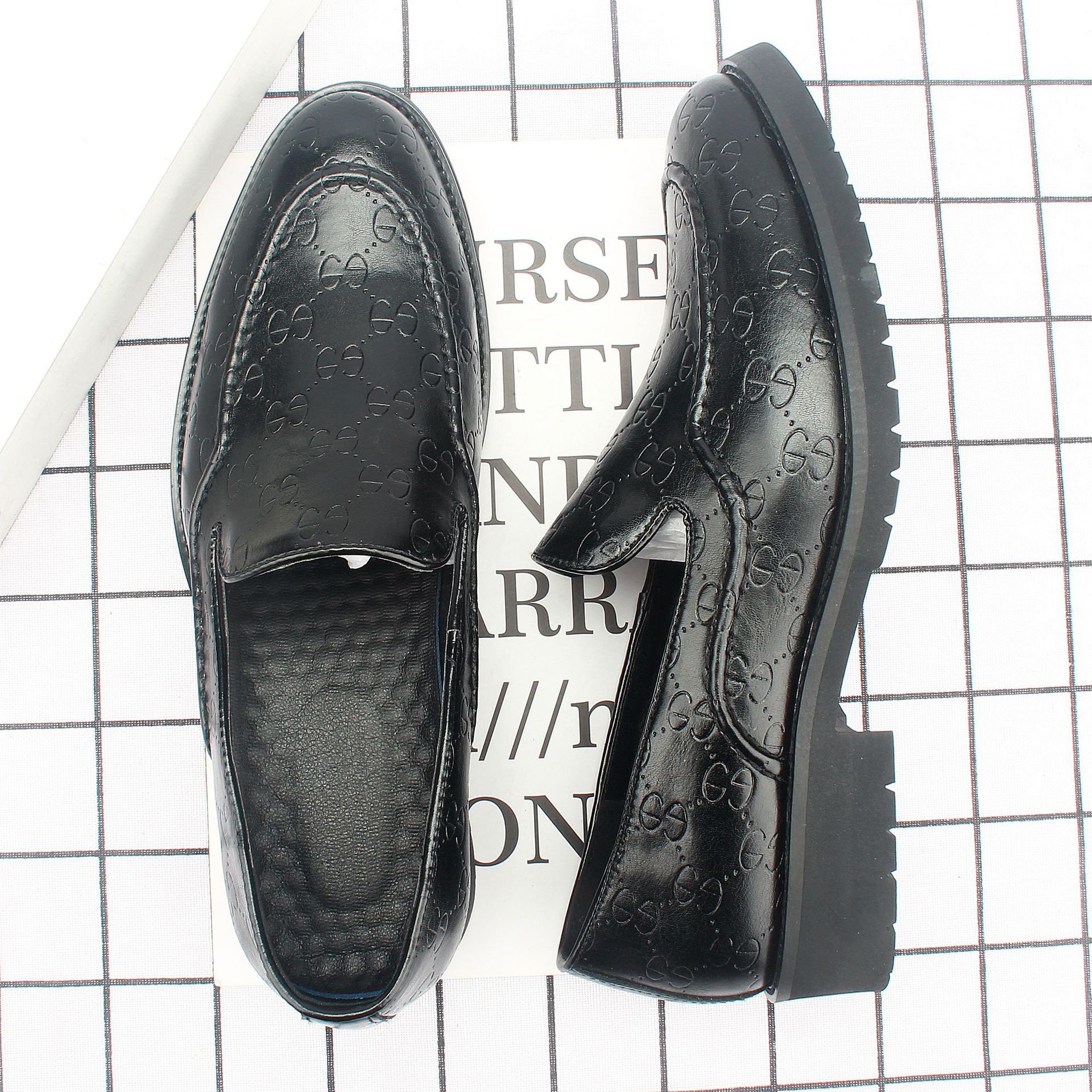 ��ʿƤЬ�׽Ŷ���Ь����СƤЬ�к���һ�ŵ�Ӣ�׷������ָ�Ь231