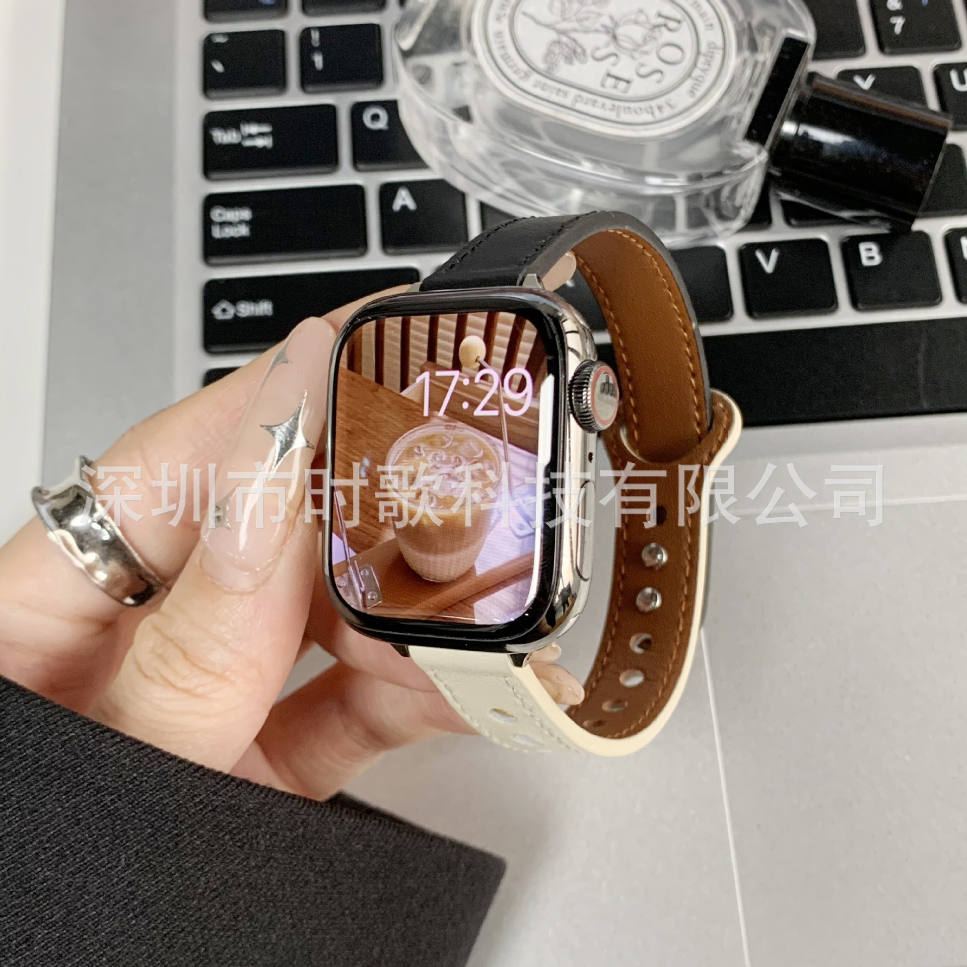 Adecuado para la correa de reloj Apple ultra-fino doble clavo color a juego cuero real pequeña cintura applewatch98 Correa al por mayor