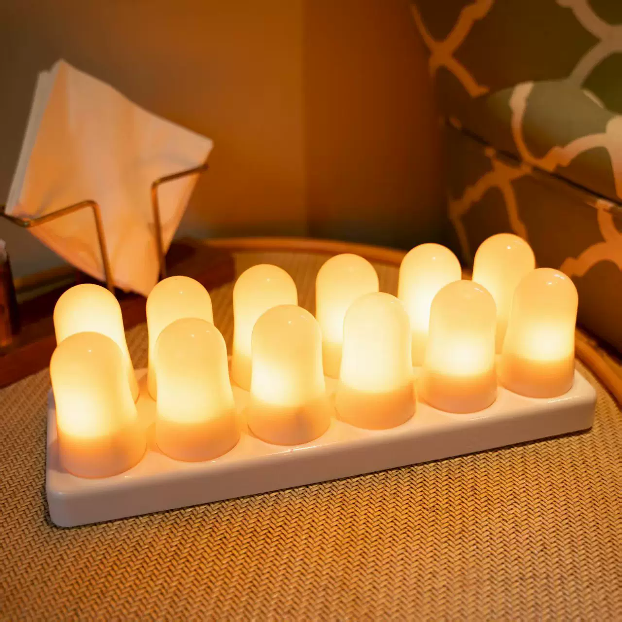 12座充电锥形电子蜡烛灯 LED 定制 新款 遥控  高级 节日装饰氛围