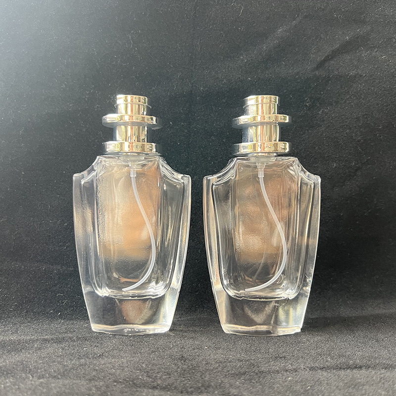 现货B122-50ml 银盖简约香水喷雾瓶化妆品分装瓶便携式玻璃空瓶子