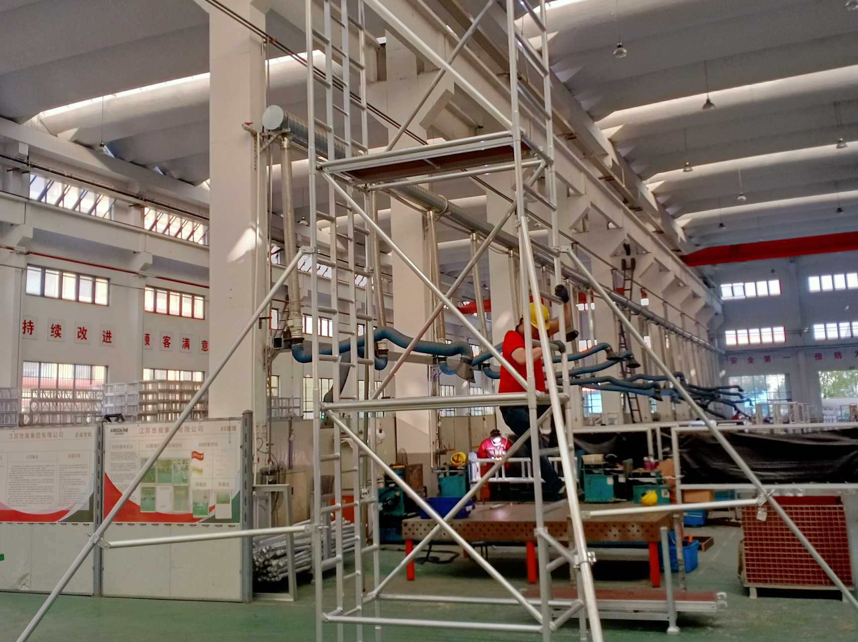 外贸厂家直销脚手架 铝合金带梯  广东厂家 银色，黑色，梯式脚手