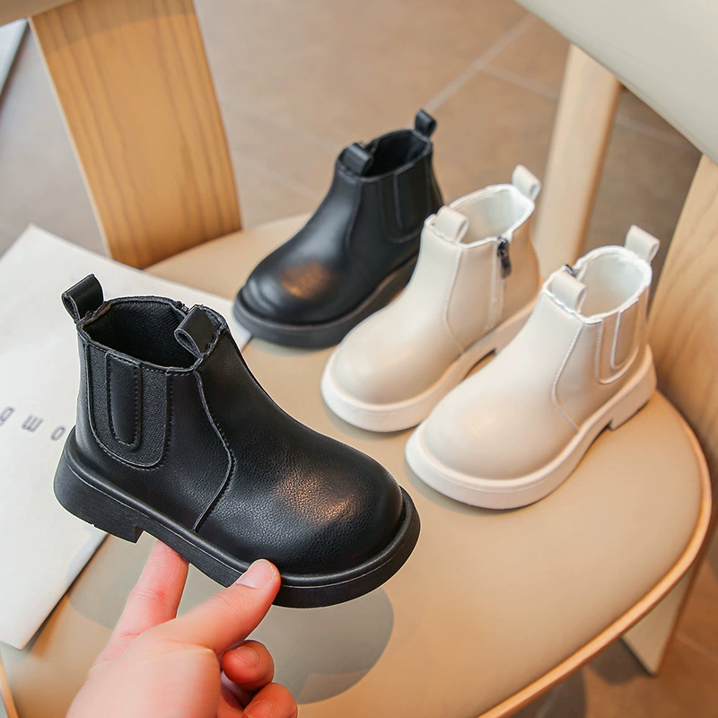 2024 осень и зима новая корейская версия мальчиков и девочек британский стиль Мартин сапоги маленькие дети с мягким подошвом черные кожаные короткие сапоги прилив