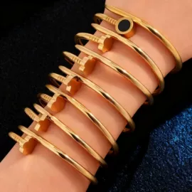 手镯;戒指;项链