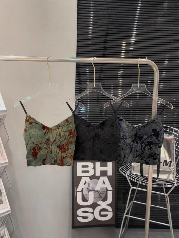 フランスのユニークな新しいスタイルのシックな新しい中国風のキャミソール女性のインナーレイヤリングニッチトップ美しいサスペンダーチェストパッド|undefined