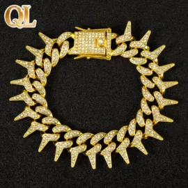 项链;手链;石英表