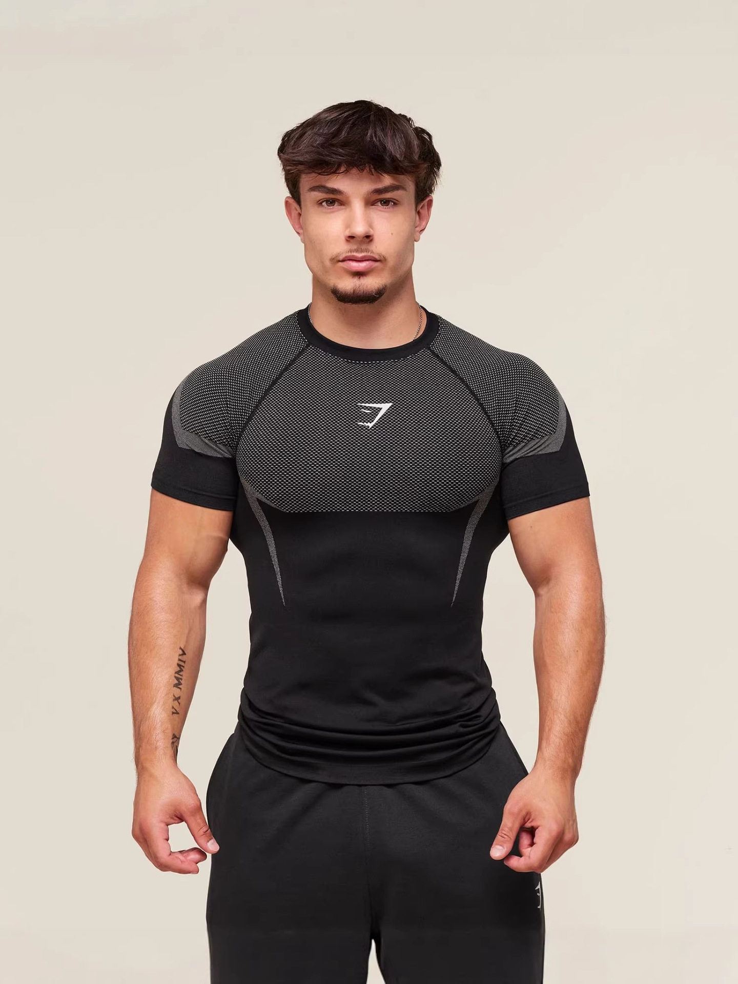 Sports quick dry breathable elastic T-shirt for gym with a round…