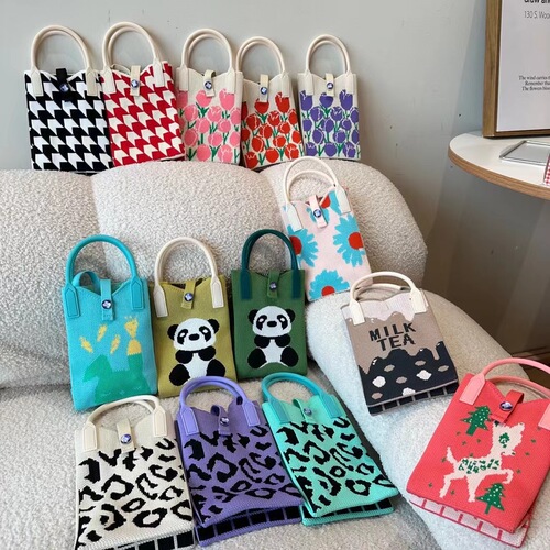 Mini Knit Phone Bag for Girls, Cute Panda Design, Unisex, Portable Crossbody Bag, Small Square Bag