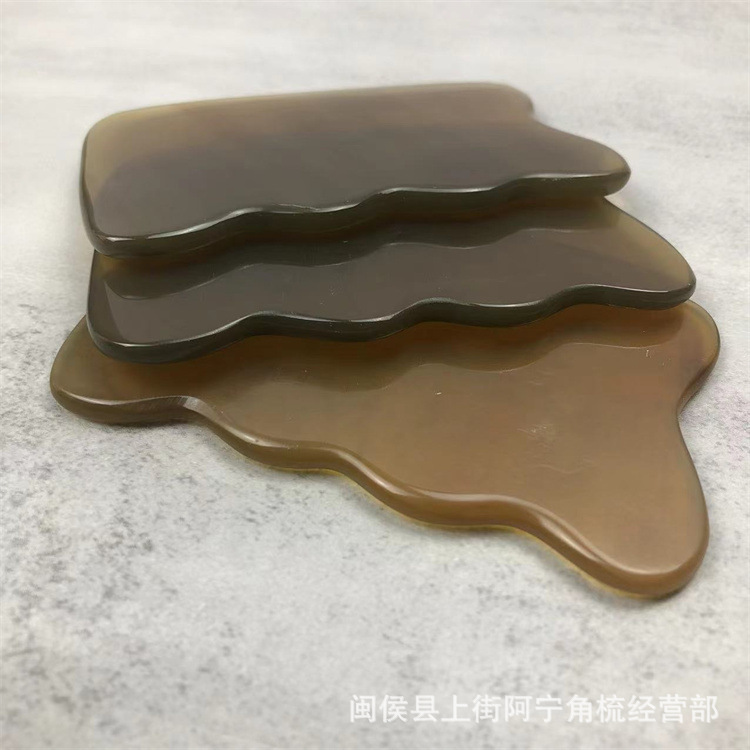 Horn Gua Sha Board Wavy Scraping Massage Tool Black Buffalo Horn 9.5cm Body Meridian Point Care in use