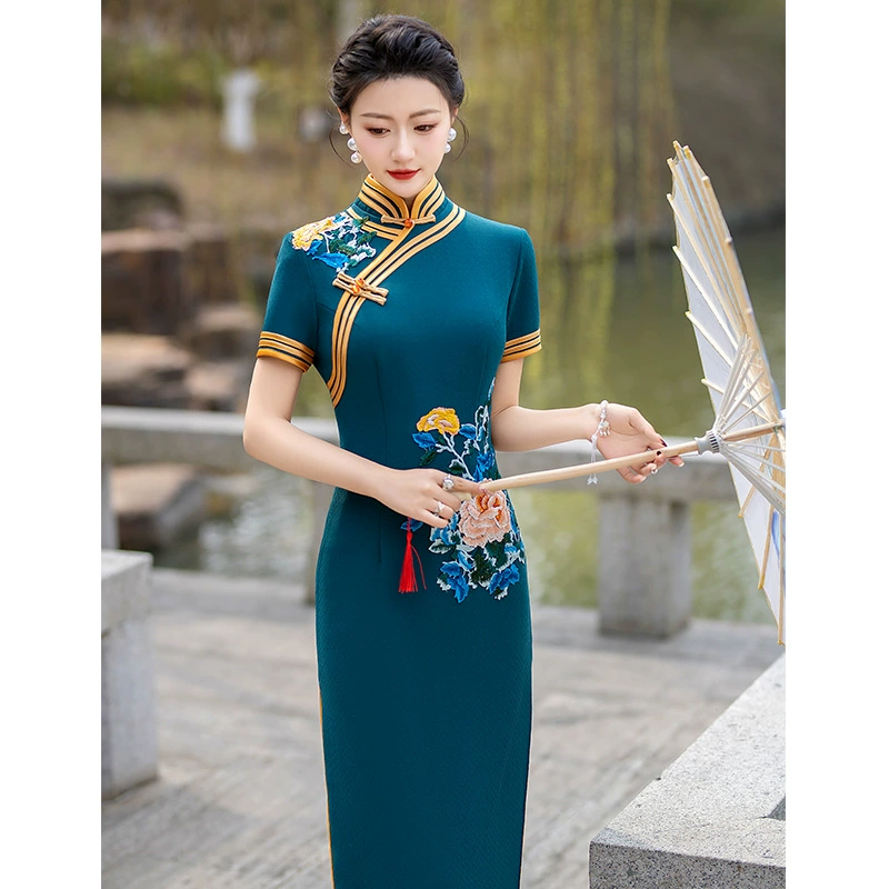Костюм-ципао для подиума 2025: новая модная сценическая одежда для зрелых женщин, молодежный стиль, весенние цветы