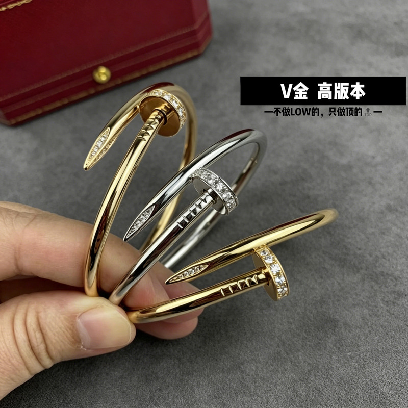 High-End Classic Love Nail Bracelet, V-Gold Plated with 18K Gold, with Diamonds on the Ends, Cnc Elastic Thin and Thick Nail Design, Three-Circle Bracelet