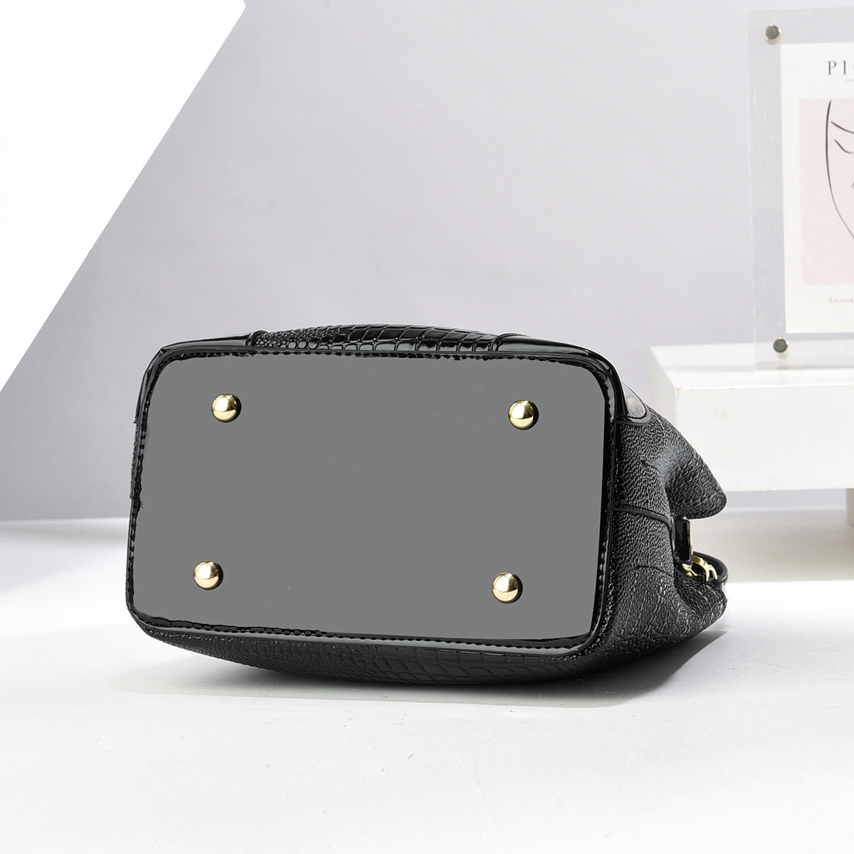 Zipper Closure Type Women's Pu Leather Solid Color Crocodile Classic Style Sewing Thread Bucket Zipper Crossbody Bag