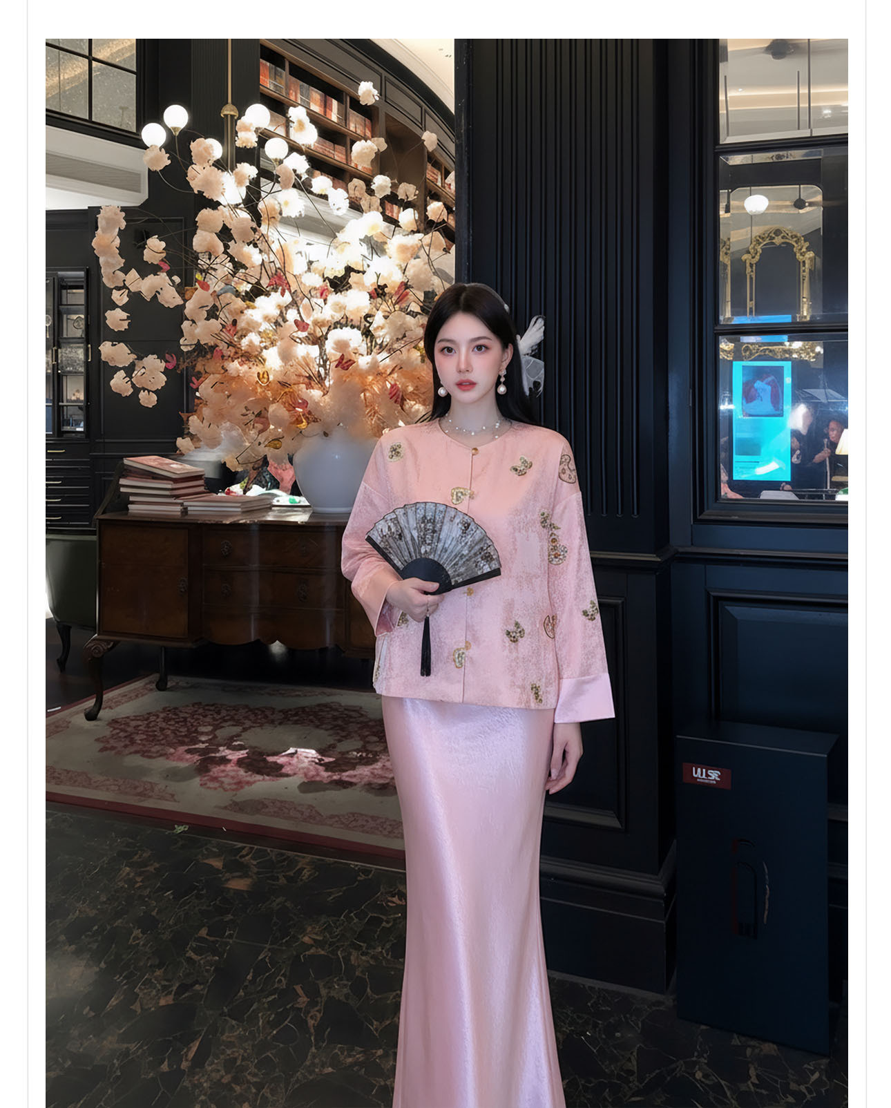 Áo khoác nữ tay ngắn họa tiết thêu quả hồ lô phong cách tân cổ điển Trung Hoa — màu vàng, màu hồng chi tiết 6