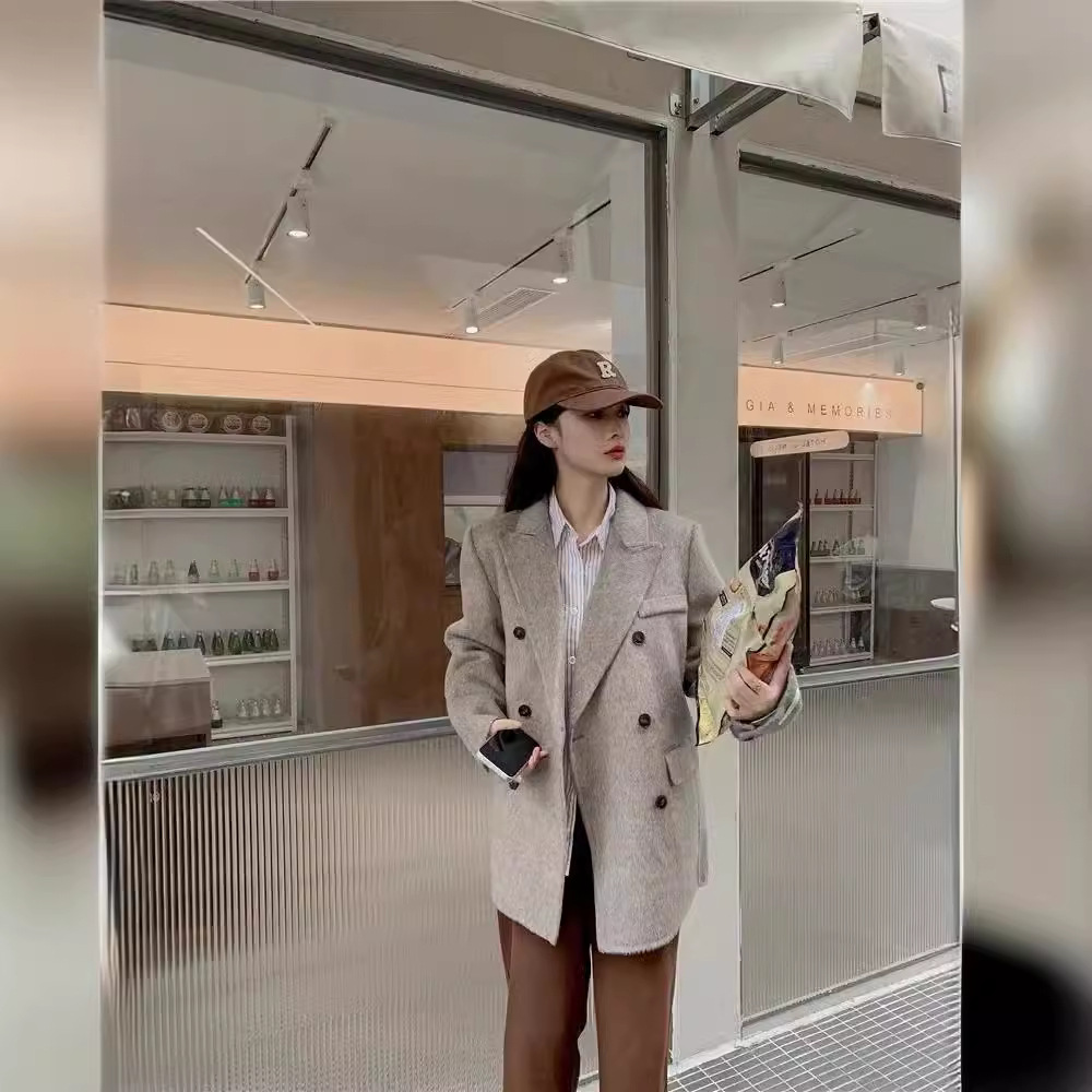 겨울용 여성용 통근 단색 짧은 모직 코트를위한 한국식 더블 브레스트 세트 칼라 긴 머리 양면 울 코트