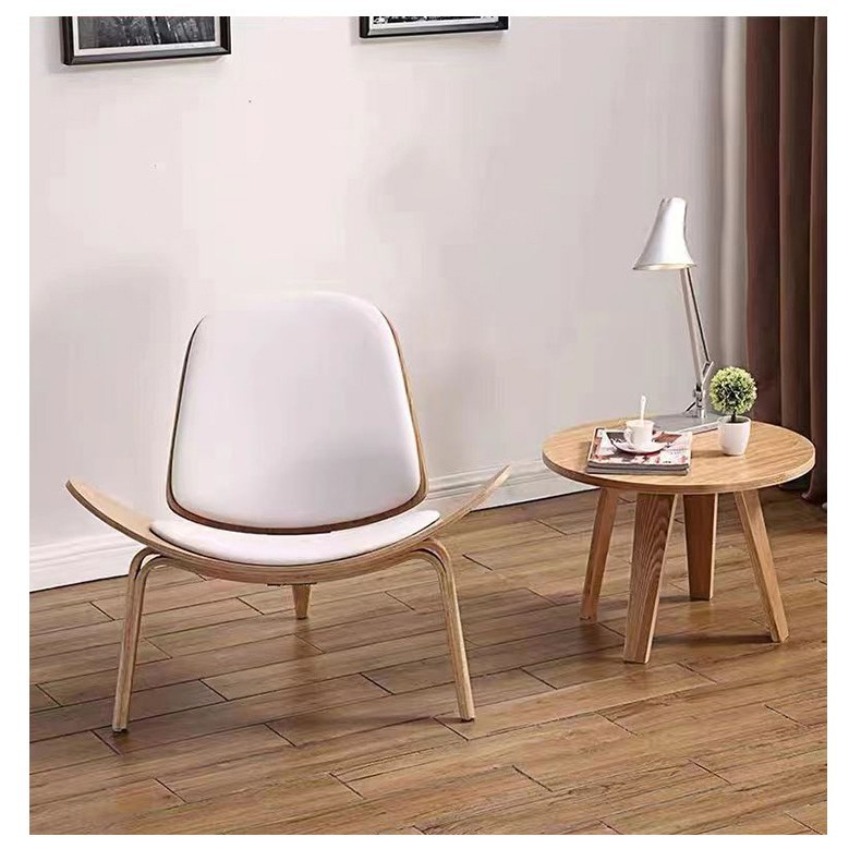 검은 가죽 + 물푸레나무