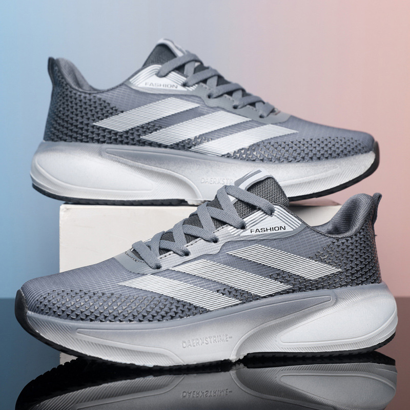 Zapatos de hombre comercio exterior al por mayor de verano nuevos zapatos deportivos transpirables ligeros y casuales cómodos zapatos de carrera pareja zapatos adhesivos fríos