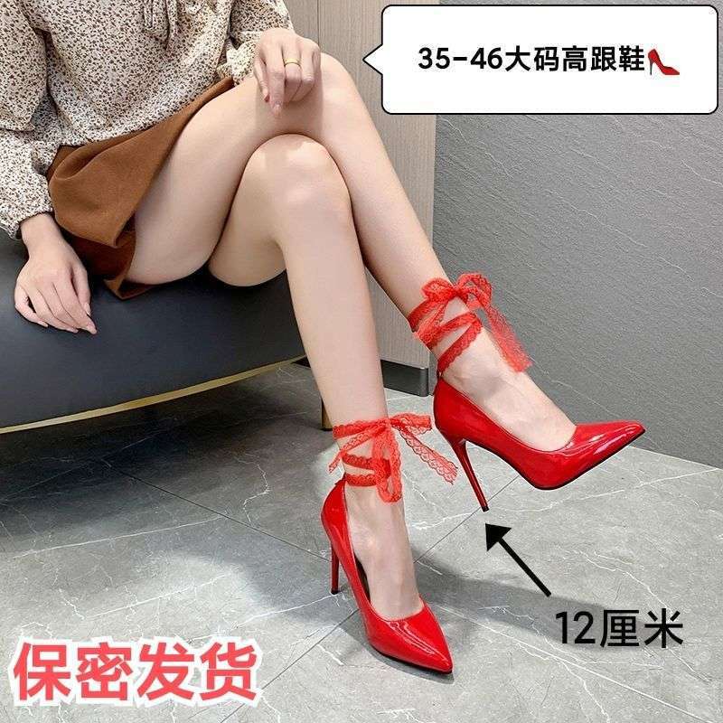 High Heels on Bed, Sexy and Sexy, Large Size, Foot Fetish, Stiletto Heels, Cross-Dressing Performance, Nightclub Stewardess, Professional Cross-Dressing, Transvestite