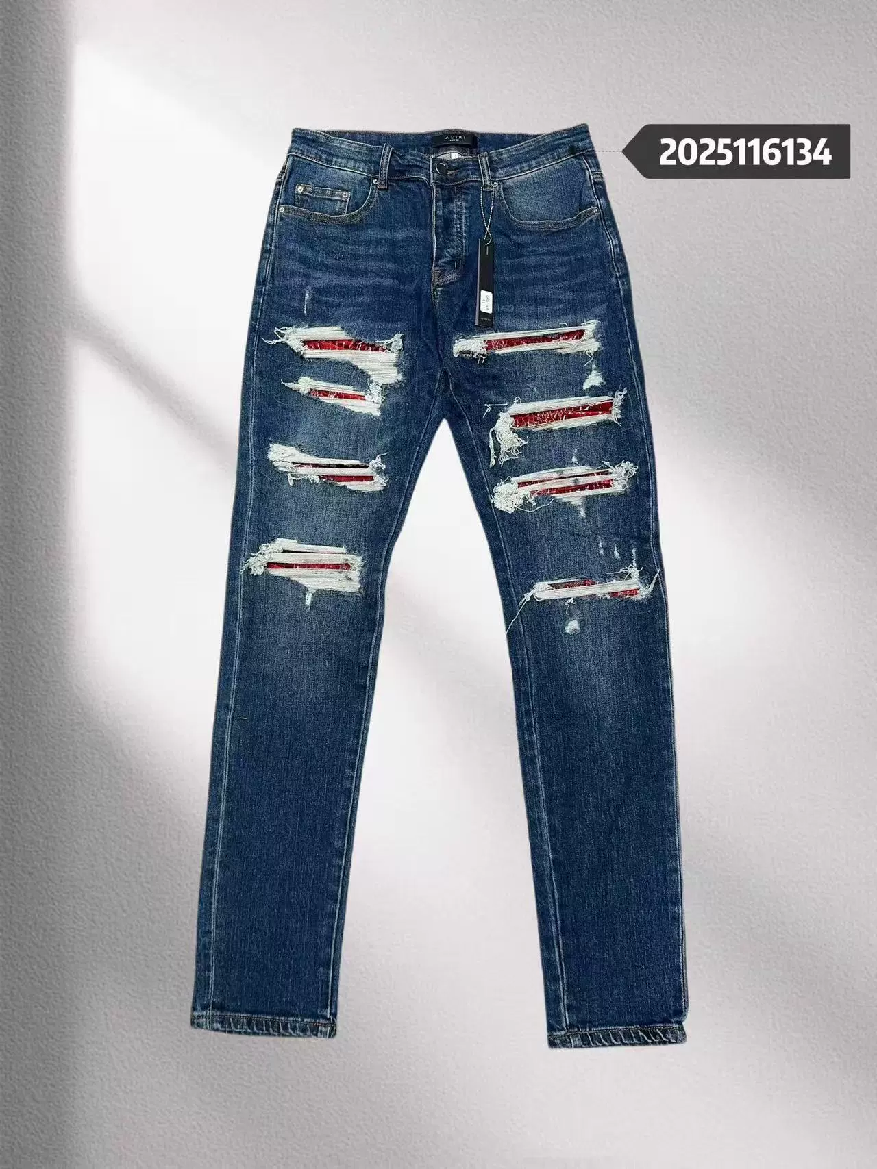 Джинсы (Jb amiri tide) с нашивками, узкий крой и эластичным низом, цвета 30–40