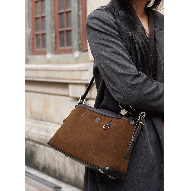 Handheld demi-season retro universal trend fashionable classic…