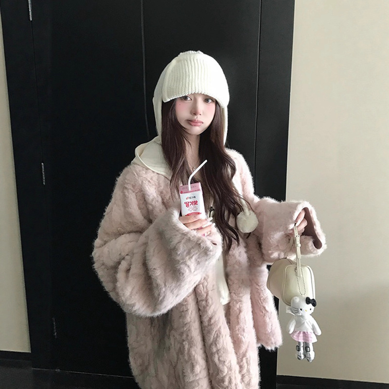 2026 New Style Faux Fox Fur Eco-Friendly Fur Coat for Women, Thickened and Oversized, Lazy Style Winter Collection 2026 New Style Faux Fox Fur Eco-Friendly Fur Coat for Women, Thickened and Oversized, Lazy Style Winter Collection