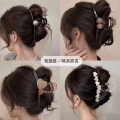 デザインウェーブパールコントラストカラーグリッパーラージヘアピン女性用 2025 ハイエンドシャーククリップヘアアクセサリー後頭部用