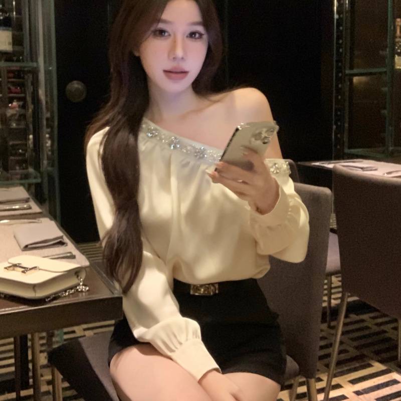重工镶钻斜肩长袖衬衫女春季套头衬衣设计高级感小众气质缎面上衣|undefined