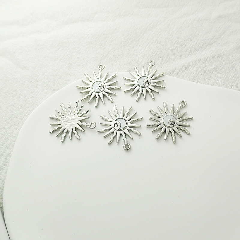 21.5mm*20mm, 25mm*27.5mm Jewelry Making Size 10 PCS/Package 21.5mm*20mm 25mm*27.5mm Alloy Heart Shape Pendant