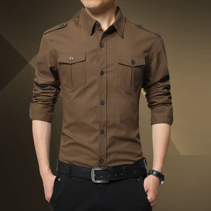 Los hombres del estilo del ejército de los hombres nuevos camisa delgada de manga larga de los hombres de algodón camisa de los hombres con correa de hombro doble bolsillo