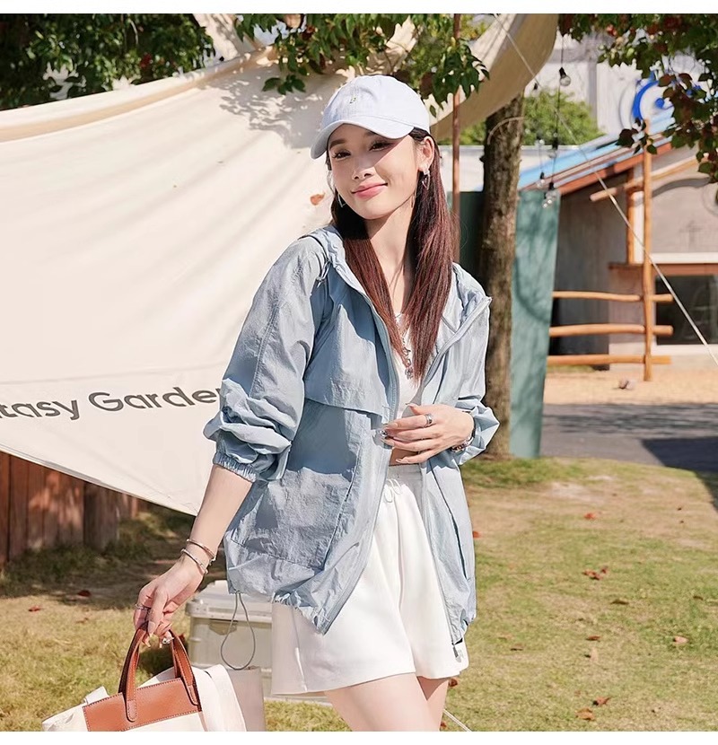 Áo chống nắng nữ dáng rộng có mũ, chất liệu mỏng nhẹ thoáng khí — Màu xanh lục nhạt chi tiết 8