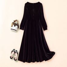 大码女装连衣裙秋冬新款年胖遮肚显瘦穿搭珍珠领金丝绒裙