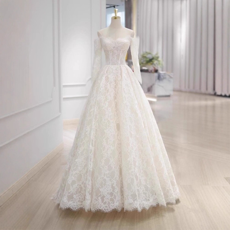 White One-Shoulder Long-Sleeved Lace Heavy-Duty Wedding Dress, High-End Sweet Style Outdoor Travel Photography French Wedding Dress