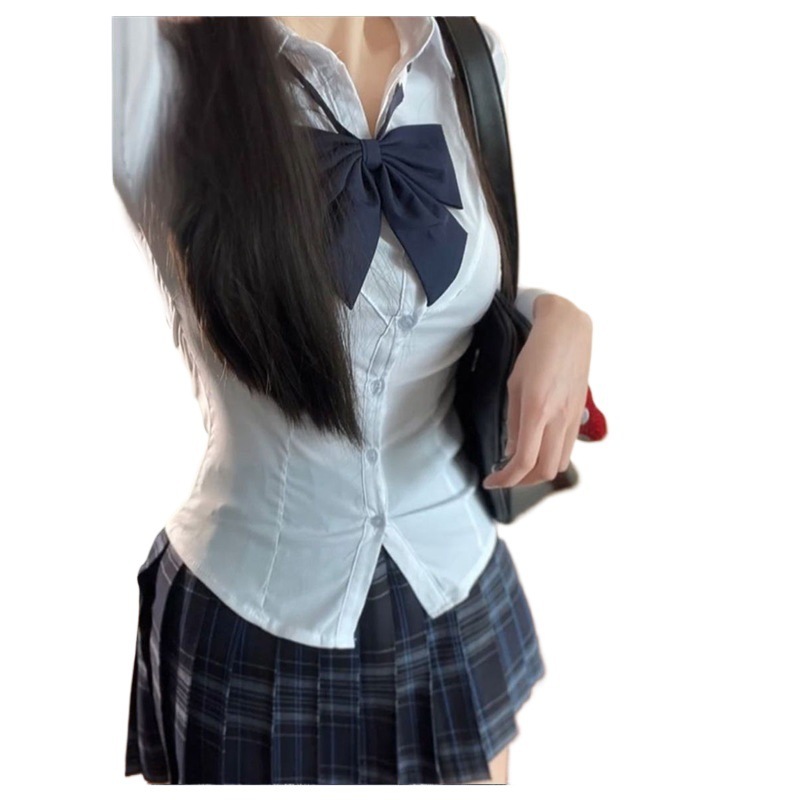 Jk制服は腰のシャツの上着を収めています。|undefined