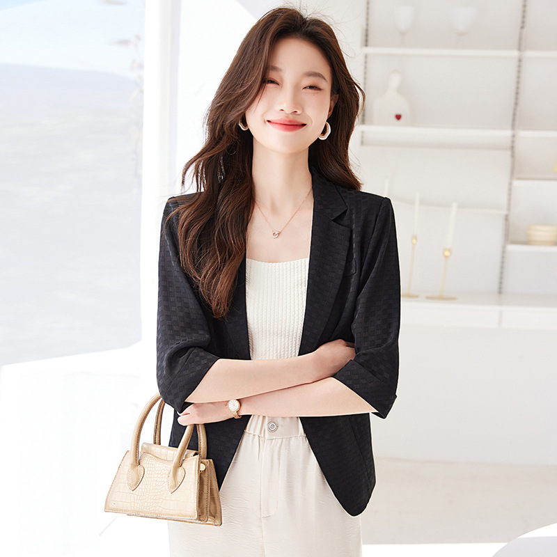 Qigu Niang Mid-Sleeve Small Suit Jacket Women's Spring and Summer 2024 New All-match Casual Top Elegant Pants