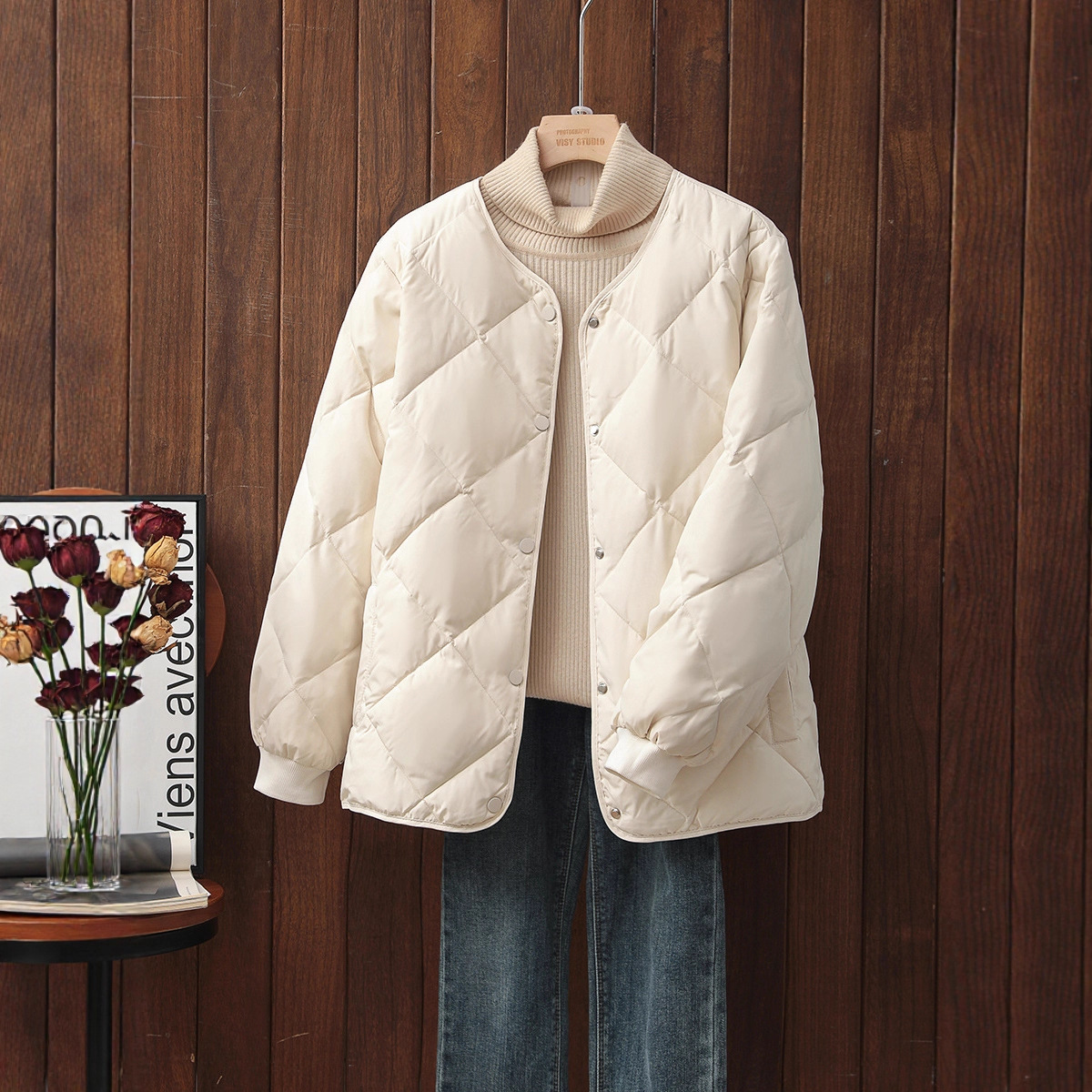 Short down Jacket for Women with Round Neck, 2025 Winter, Petite, Lightweight, Loose Fit, Quilted, Collarless Inner Jacket