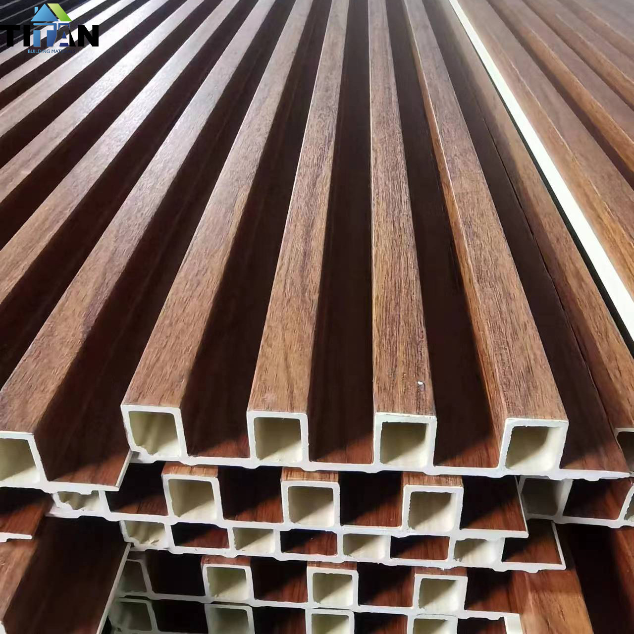 Exportación de comercio exterior Rejilla de madera de bambú WPC Muro interior de madera de plástico Tablero de pared de gran muralla de madera ecológica