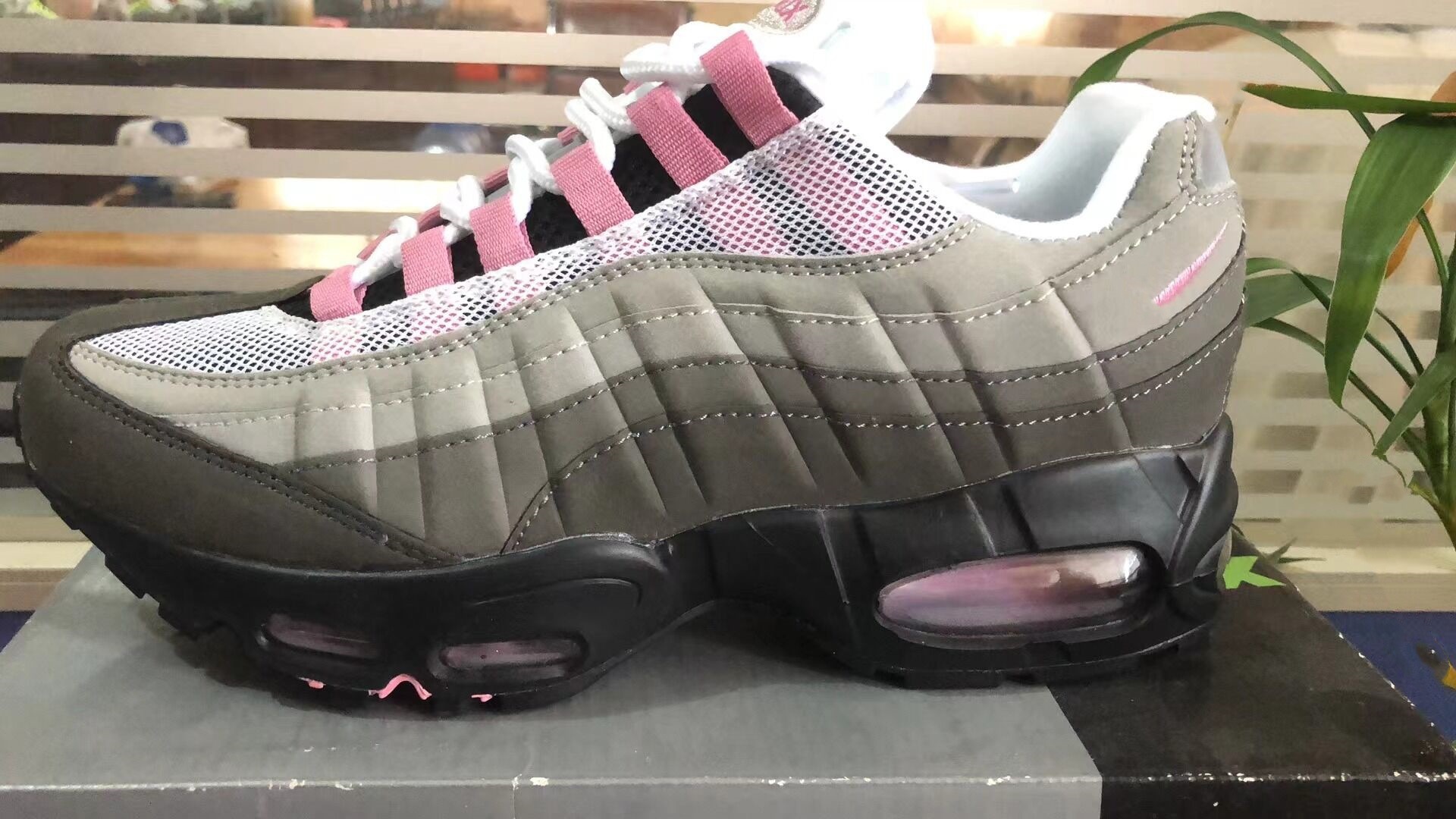 Grayish pink hook