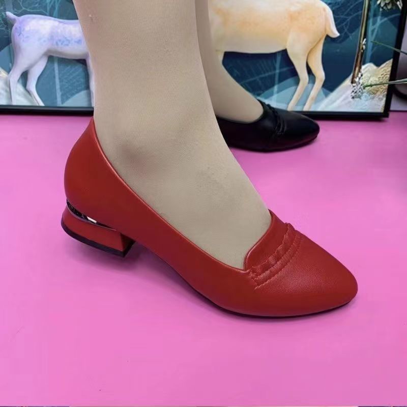 2026 verano nuevo temperamento suave zapatos de cuero cómodos de tacón grueso moda versátil punzantes zapatos de cuero suave zapatos de madre
