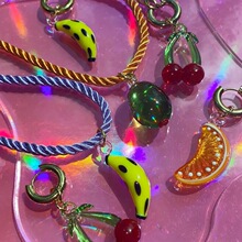 �ļ�������u��Ͱ���ɫ�ɐ�Ů��֬����ˮ���K�����Ʒ����â��