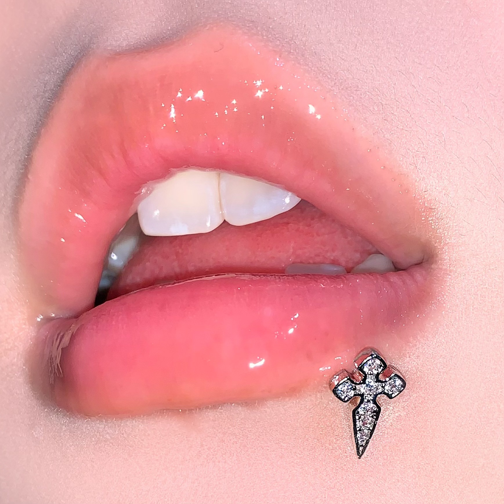 Pointed titanium steel lip stud product view