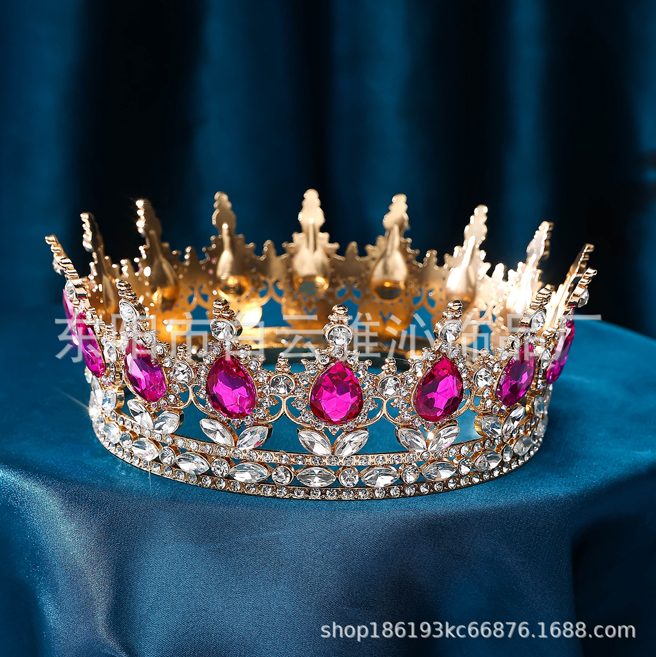 Fondo de oro + diamante rojo rosa