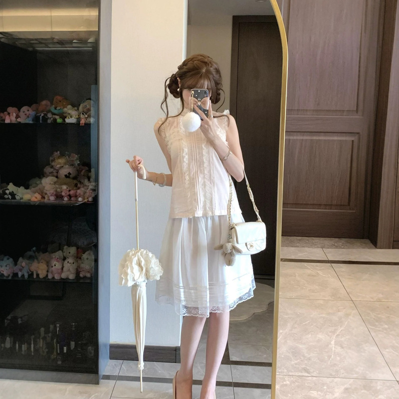Pure Desire Girly Style Lace Trim Sleeveless Shirt for Women, New Summer Slim Fit, Fashionable and Age-Reducing Top