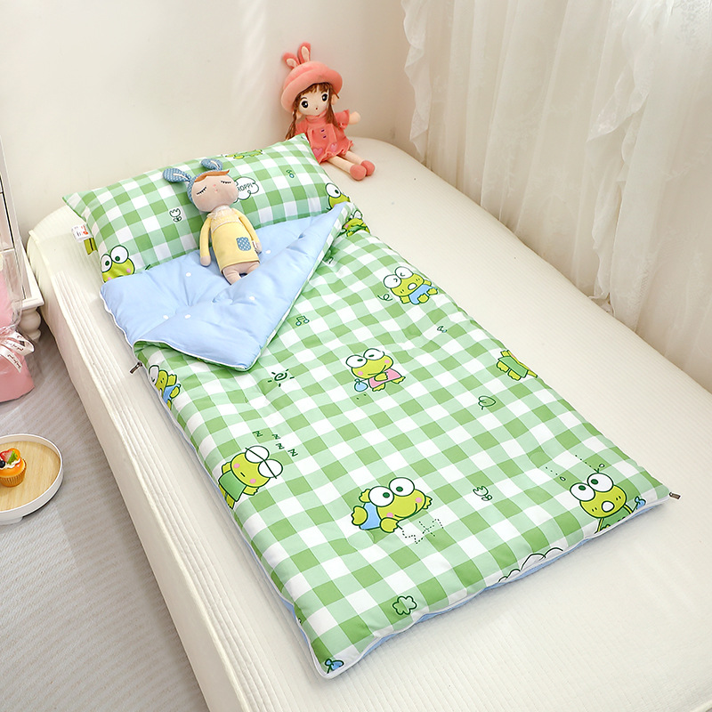 녹색 체크무늬 큰 눈 개구리