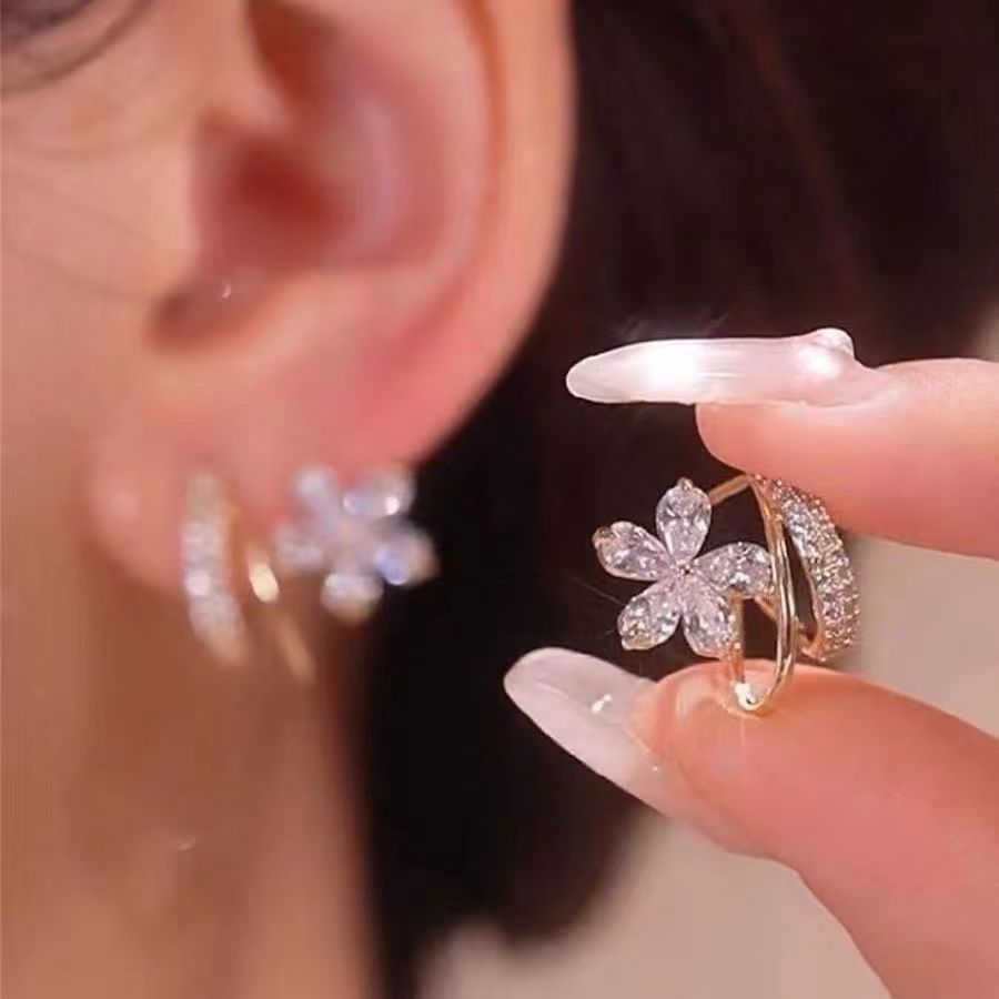 1 Pair Lady Geometric Flower Inlay Artificial Crystal Artificial Gemstones Earrings Ear Studs display picture 1