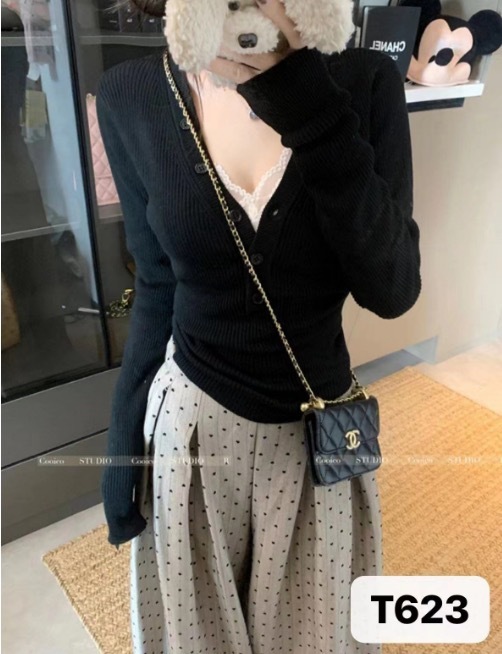 纽扣锁骨衫心机设计V领修身弹力显瘦纽扣针织上衣女装毛织衫工厂|undefined