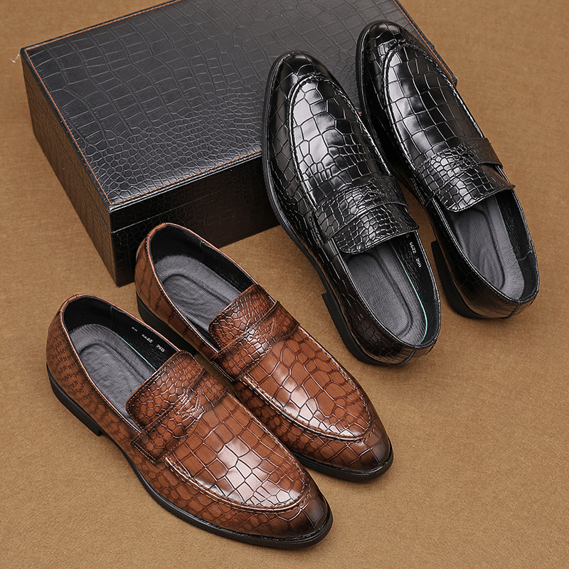Zapatos de cuero de punta para hombres británicos, zapatos de cuero de barrio barnizado transfronterizos de tamaño grande, zapatos de cuero con patrón de cocodrilo. image 3