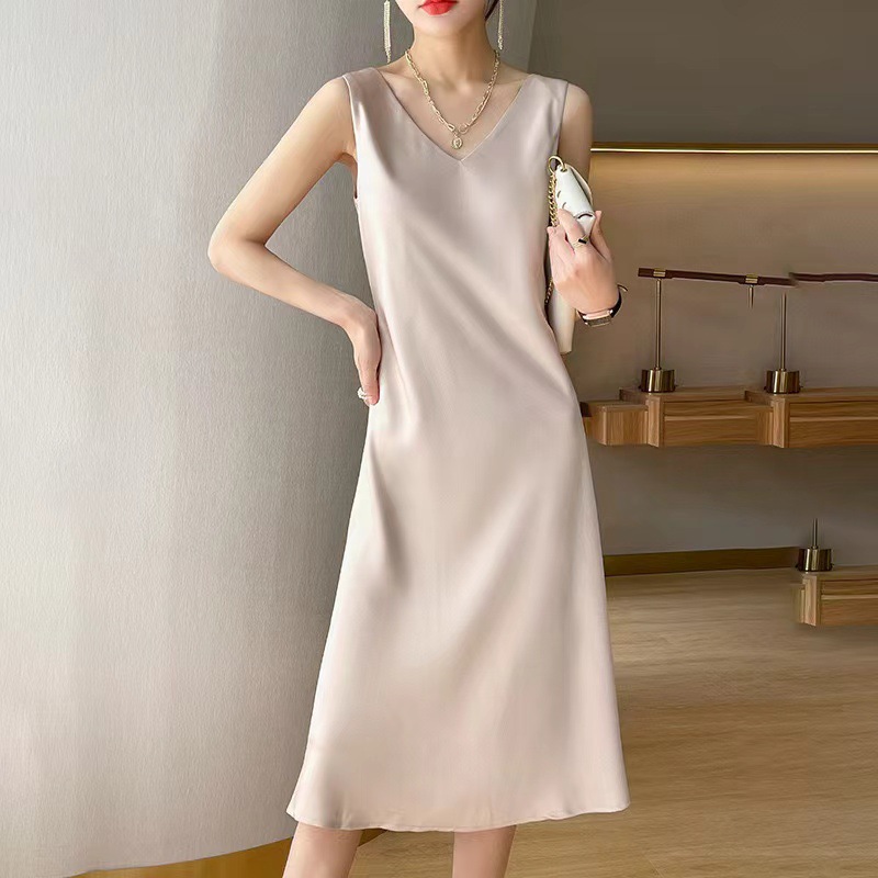 Nuevo vestido sin mangas para mujer 2026, nuevo vestido largo de satén por encima de la rodilla para verano, con tirantes de color liso y talla grande.